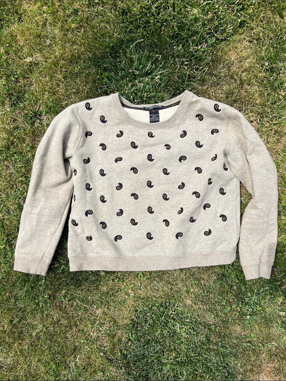 Maison Scotch by Scotch & Soda Cream Crewneck Sweatshirt w/Black Paisley Beading